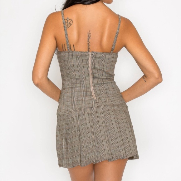 Belted Plaid Zip-up Pleated Dress - Picture 4 of 4